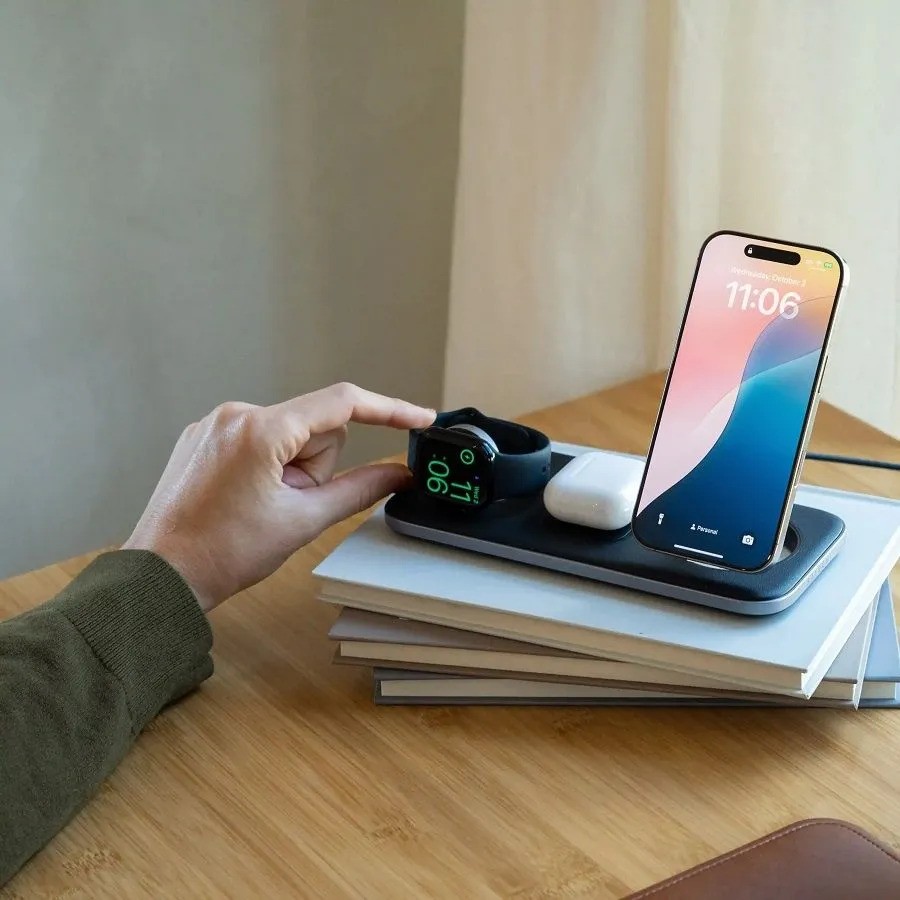 Бепроводное зарядное устройство Satechi Qi2 Trio Wireless Charging Pad (3-в-1, с вилками A/C/G, черный)