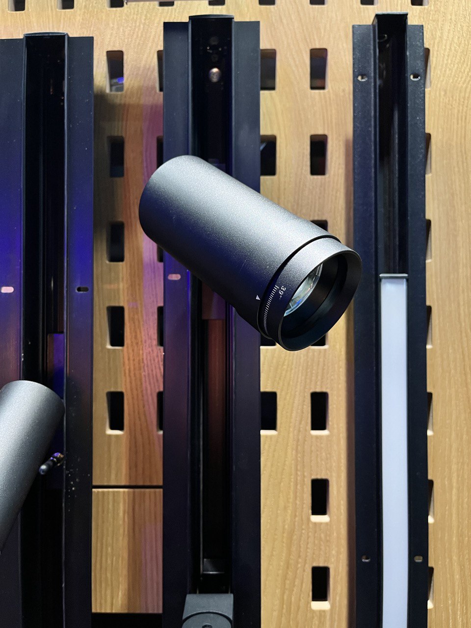 Трековый светильник Yeelight Pro S21+ Recessed Magnetic track spotlight (магнитный, спот, регулируемый угол рассеивания, черный)