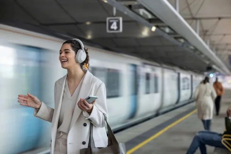 Беспроводные наушники SONY WH-1000XM5 (серебристый)