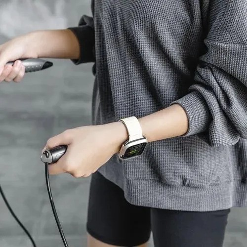 Ремешок для часов SwitchEasy MAW801078SI22 Skin Silicone Magnetic Watch Band (для Apple Watch 38/40/41mm, бежевый)