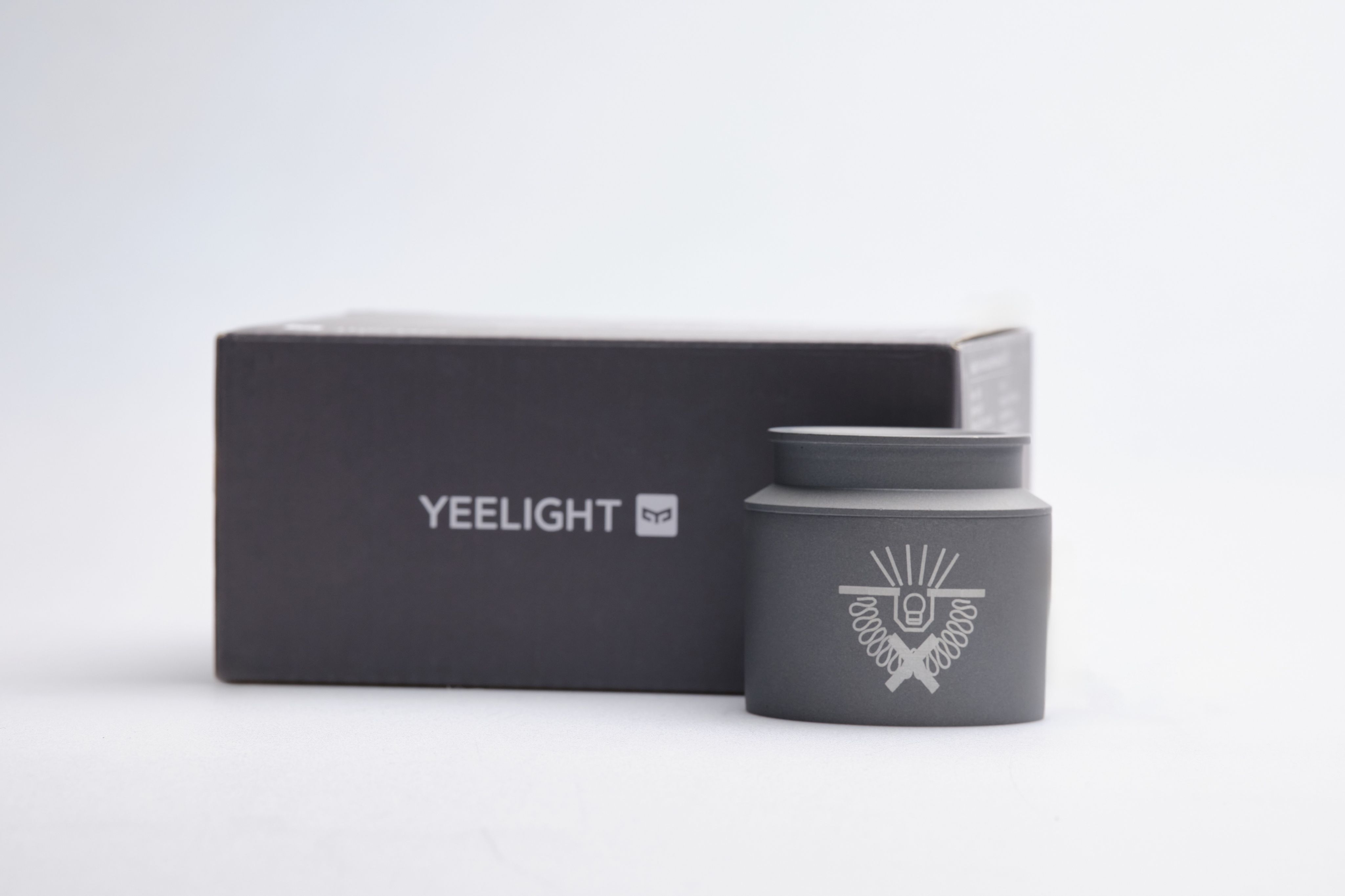Встраиваемый светильник Yeelight Pro U (spotlight, мощность 12 Вт, угол рассеивания 24°)