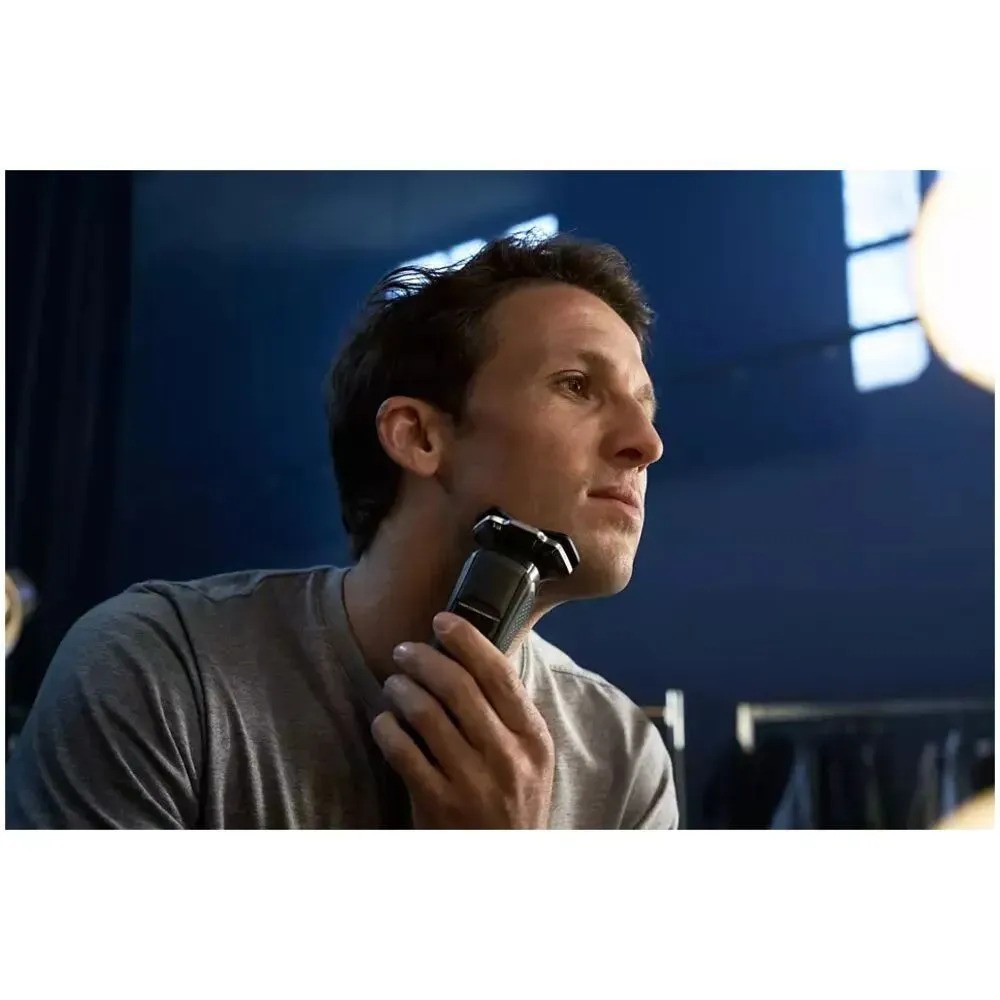 Умная электрическая бритва Philips Series 7000 (черный)