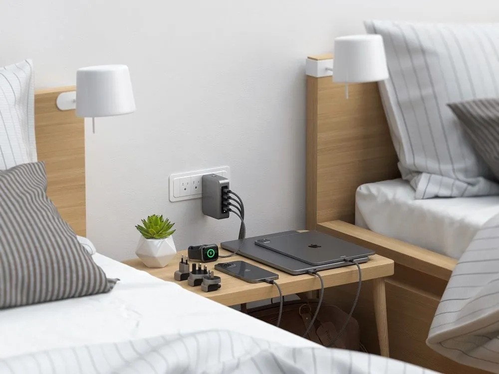 Сетевое зарядное устройство Satechi 145W USB-C 4-Port GAN Travel Charger (серый)